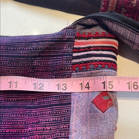 Bohemian Multicolor Crossbody Shoulder Bag, Wide Strap, Fringe, Zip Closure - Picture 11 of 13